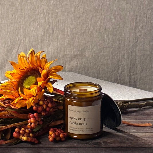 Apple Crisp+Cardamom Scented Beeswax Candle